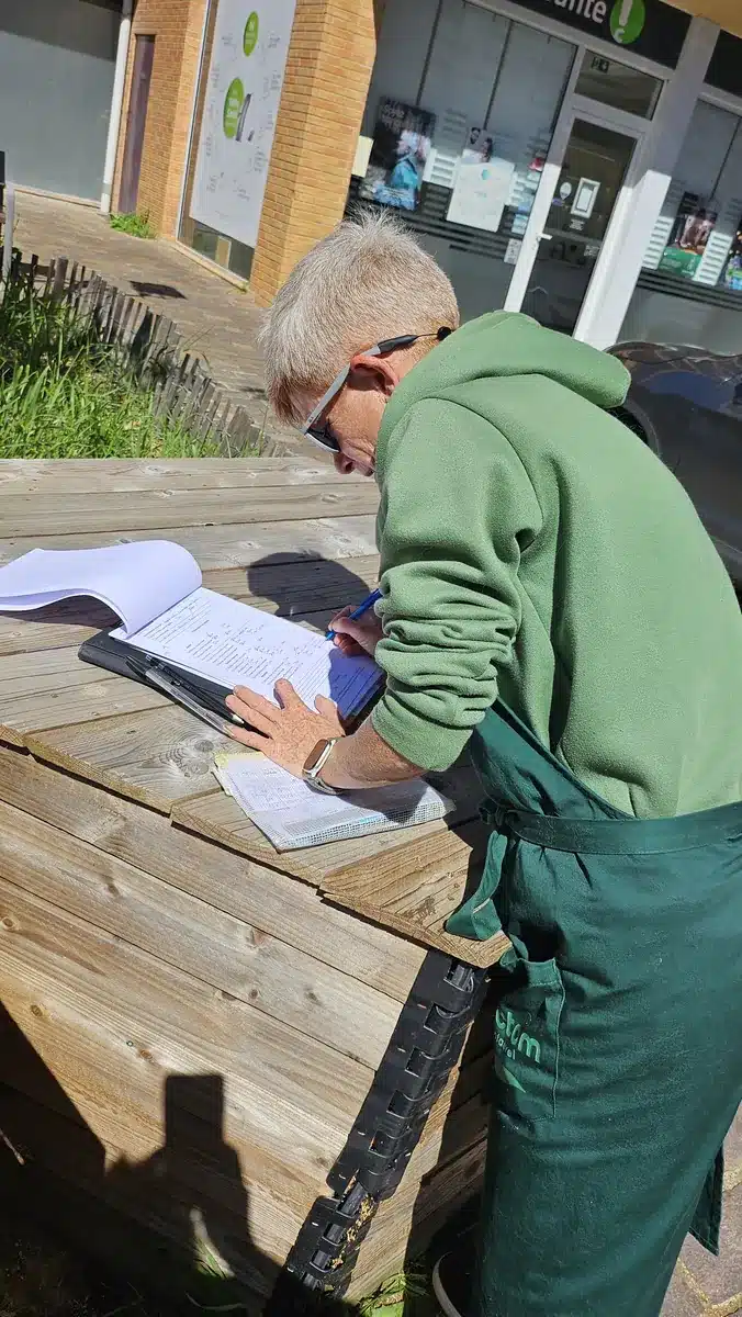Relevé de diagnostic sur un bac de compostage de proximité à Cazères
